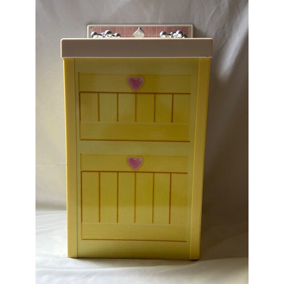 Playskool Rose Petal Cottage Yellow Toy Sink With Faux Faucet & Heart Accents - Picture 8 of 12
